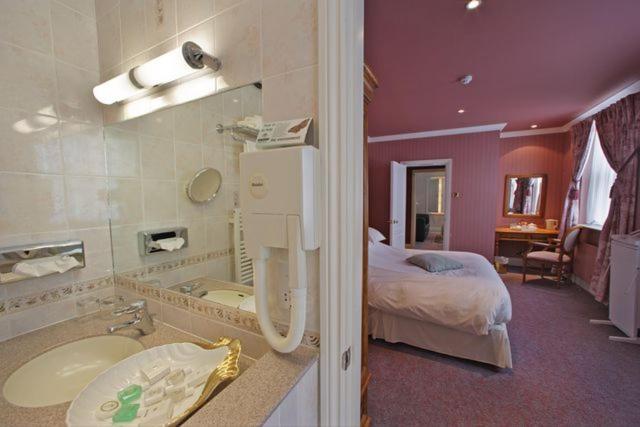 Regency Hotel Дуглас Экстерьер фото